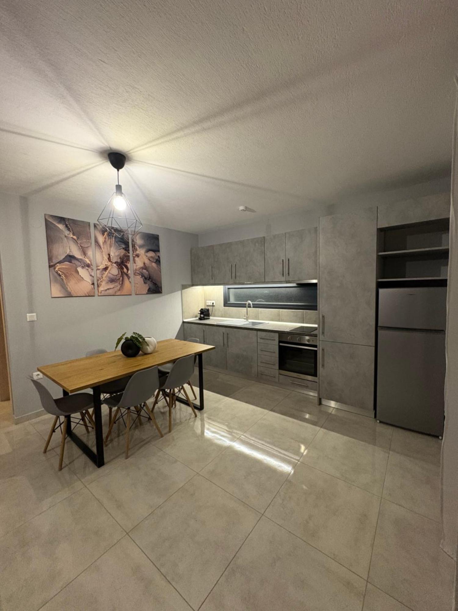 Elinor Apartments 플로지타 외부 사진